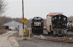 NS SW1001 #2101 and NS GP38-2 #5643